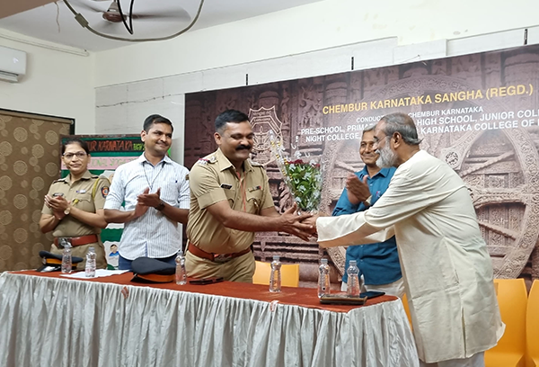 Chembur Karnataka Night College Sharing and Caring