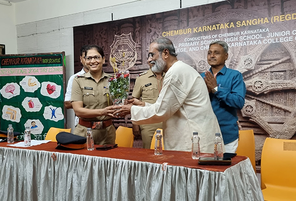 Chembur Karnataka Night College Sharing and Caring