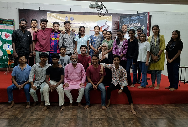 Chembur Karnataka Night College Sharing and Caring