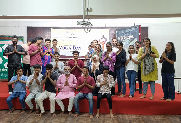 Chembur Karnataka Night College Sharing and Caring