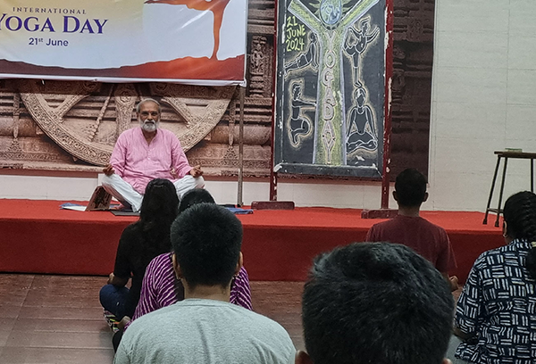Chembur Karnataka Night College Sharing and Caring