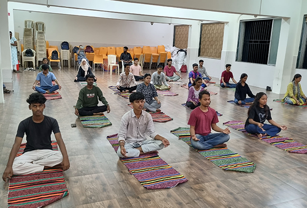Chembur Karnataka Night College Sharing and Caring
