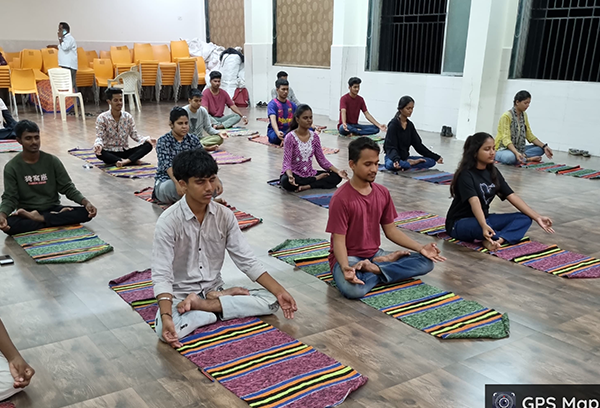 Chembur Karnataka Night College Sharing and Caring